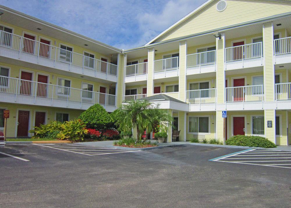Hometowne Studios By Red Roof Orlando - Ucf Area Alafaya Zewnętrze zdjęcie