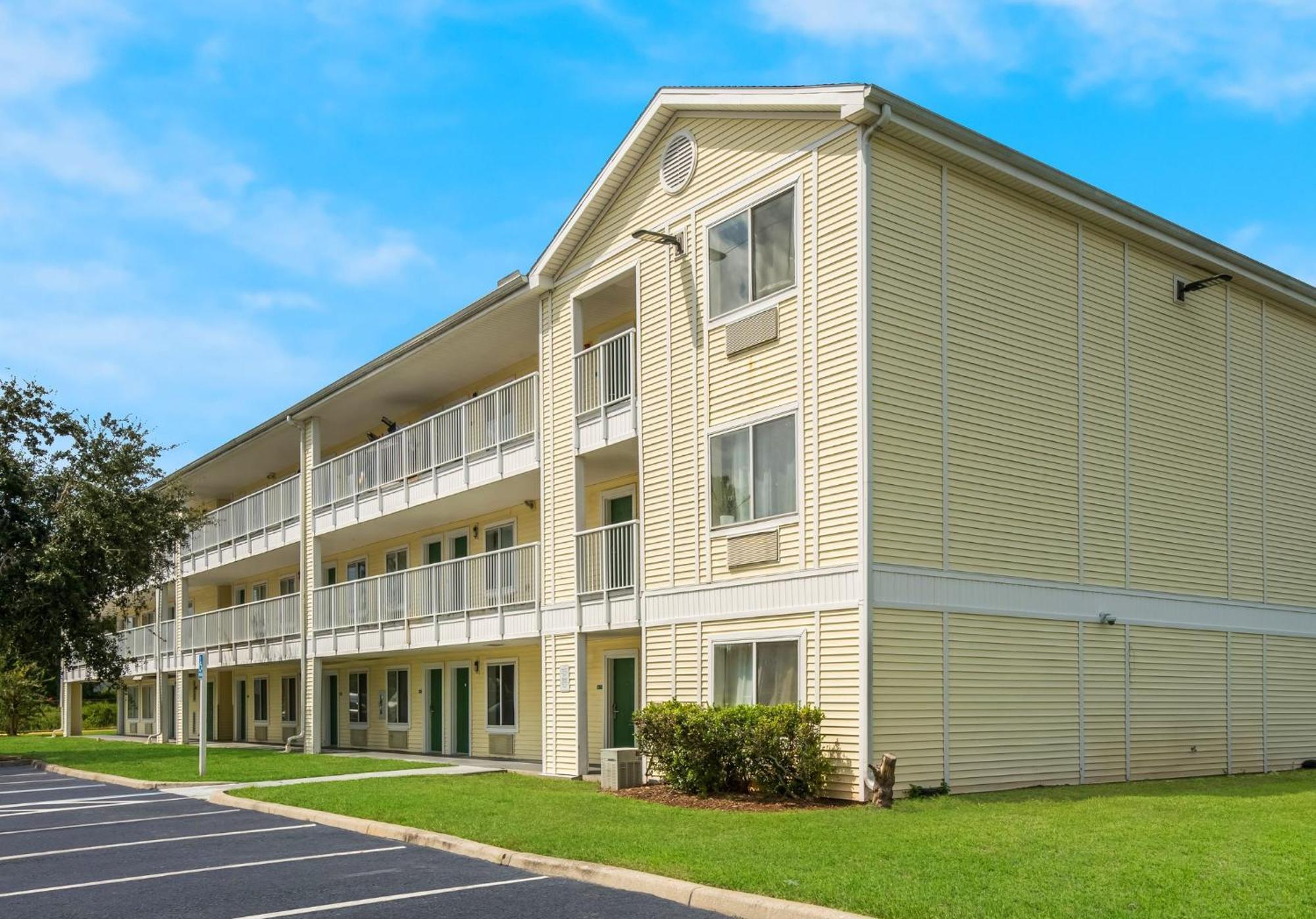 Hometowne Studios By Red Roof Orlando - Ucf Area Alafaya Zewnętrze zdjęcie
